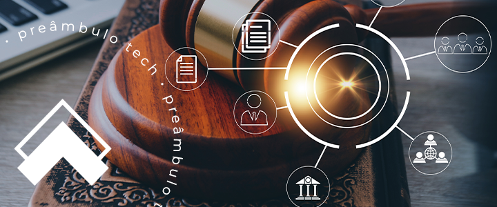 Advogados utilizando soluções jurídicas digitais para otimizar processos e aumentar a produtividade