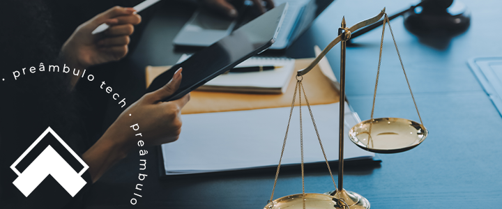 Tecnologia jurídica apoiando o trabalho diário com software para monitoramento de processos